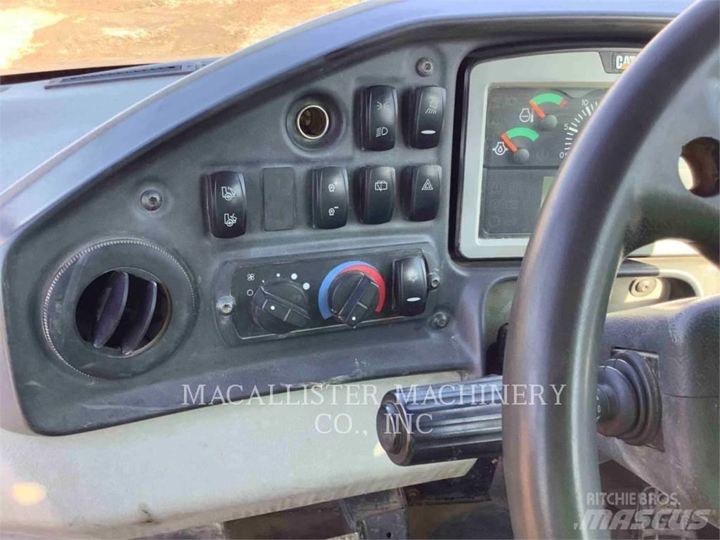 CAT 735C Zglobni damperi
