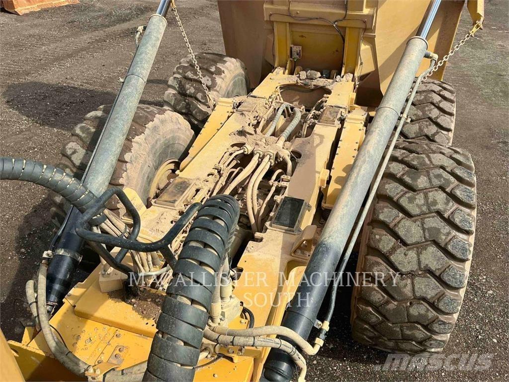 CAT 740 GC Zglobni damperi