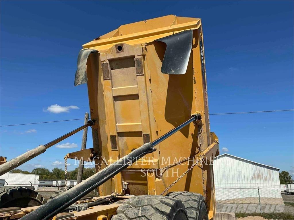 CAT 740 GC Zglobni damperi