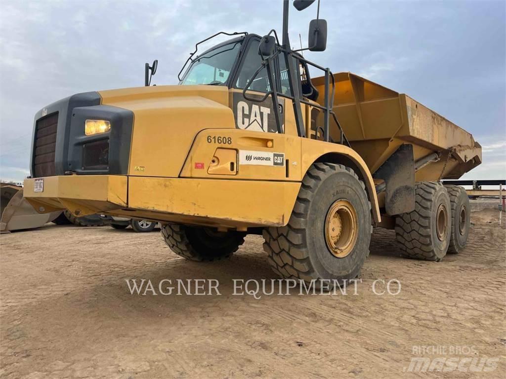 CAT 740B Zglobni damperi
