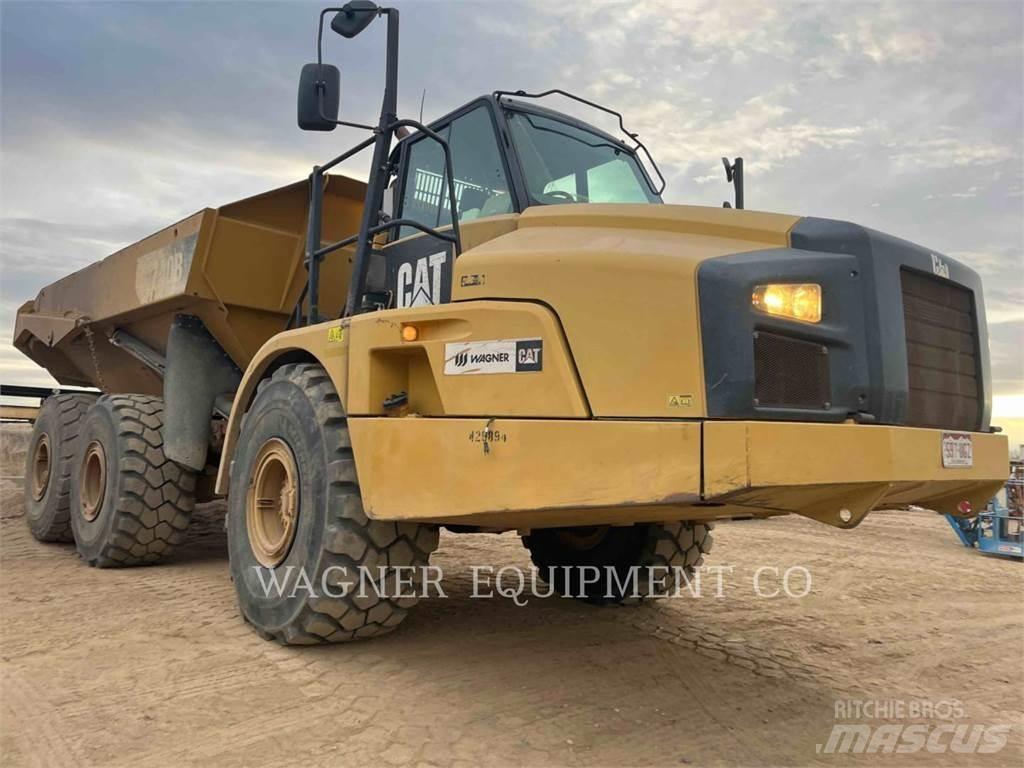 CAT 740B Zglobni damperi
