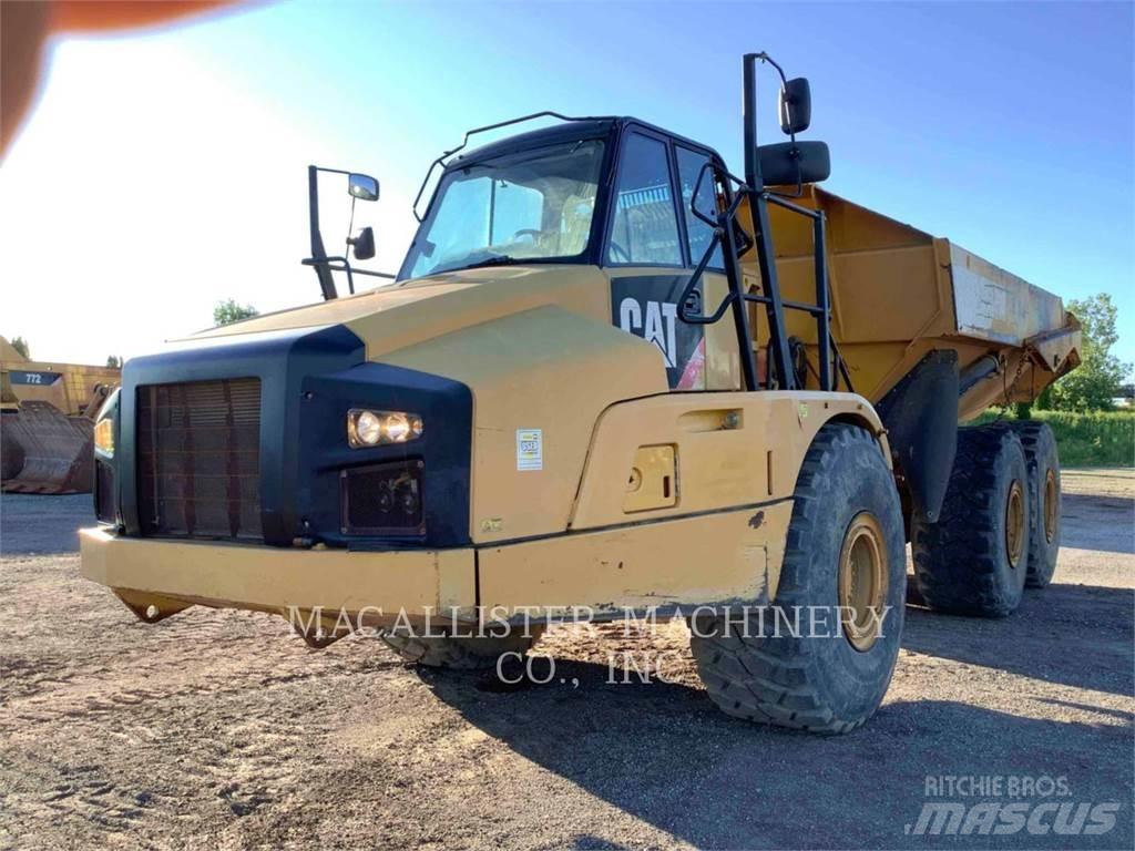 CAT 740B Zglobni damperi