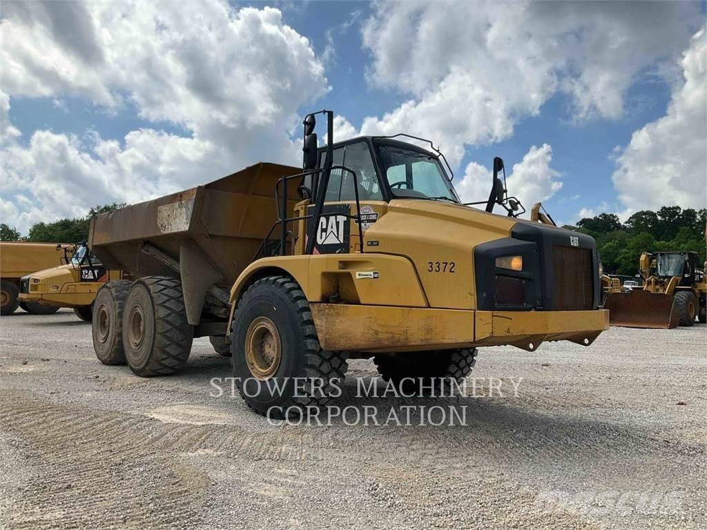 CAT 740B Zglobni damperi
