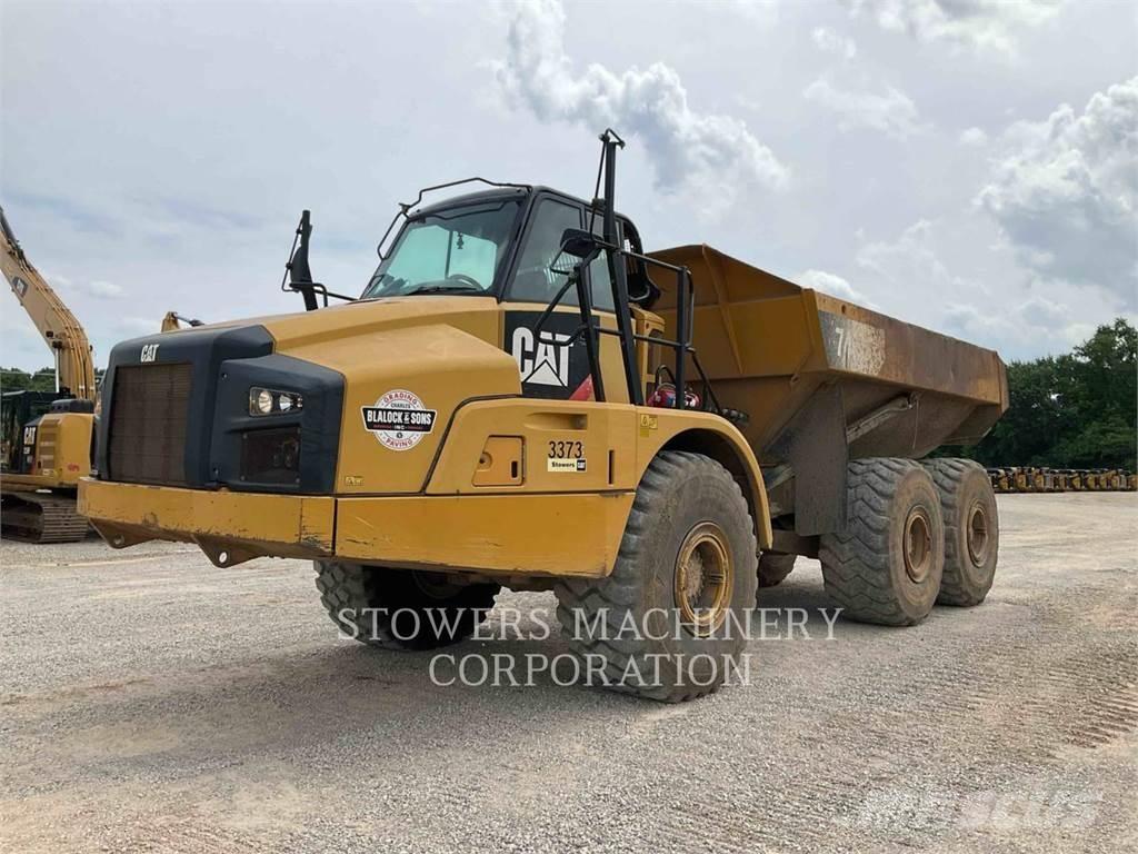 CAT 740B Zglobni damperi