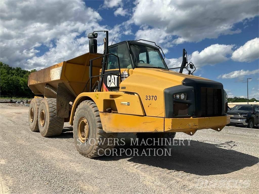 CAT 740B Zglobni damperi