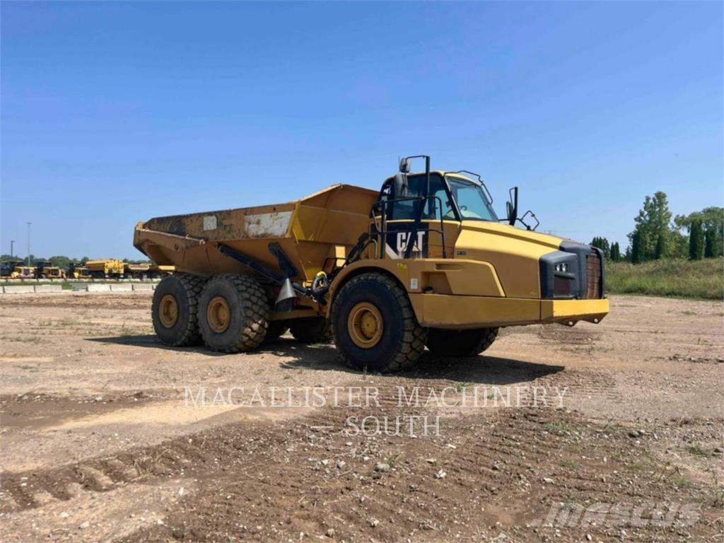 CAT 740B Zglobni damperi