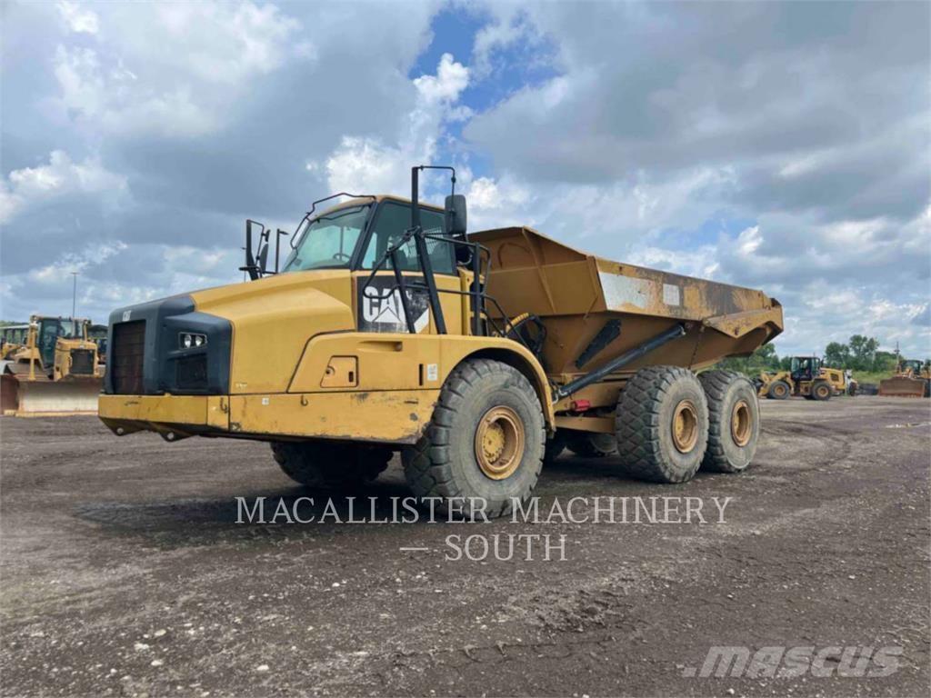 CAT 740B Zglobni damperi