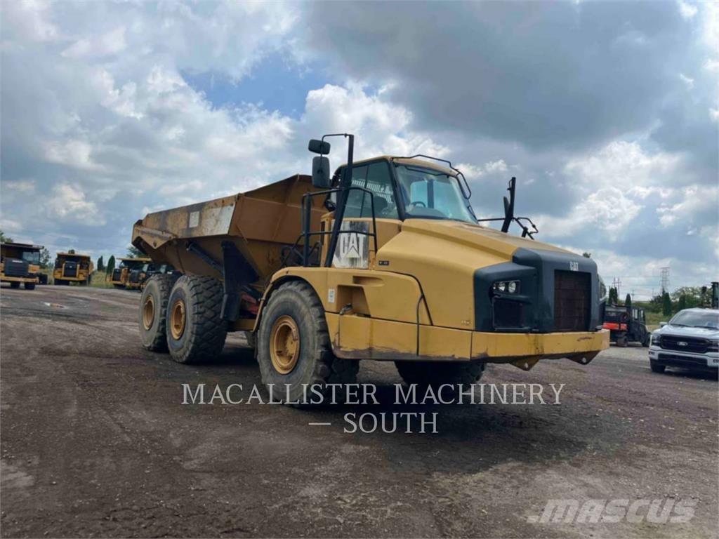 CAT 740B Zglobni damperi
