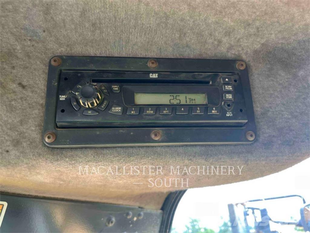 CAT 740B Zglobni damperi