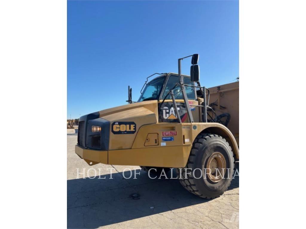 CAT 740B WT Kamioni cisterne