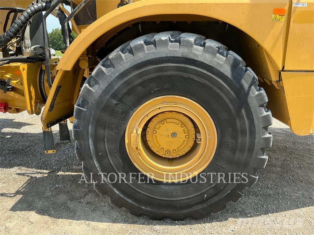 CAT 745 Zglobni damperi