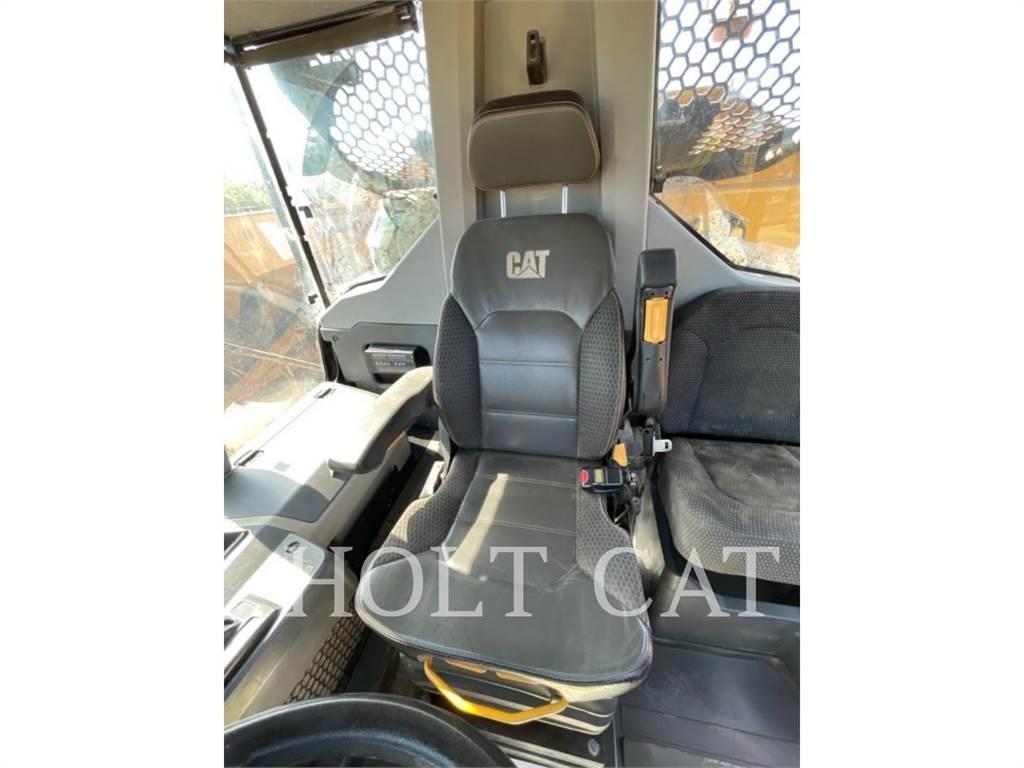 CAT 745 Zglobni damperi