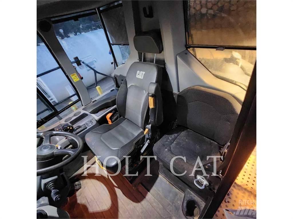 CAT 745 Zglobni damperi