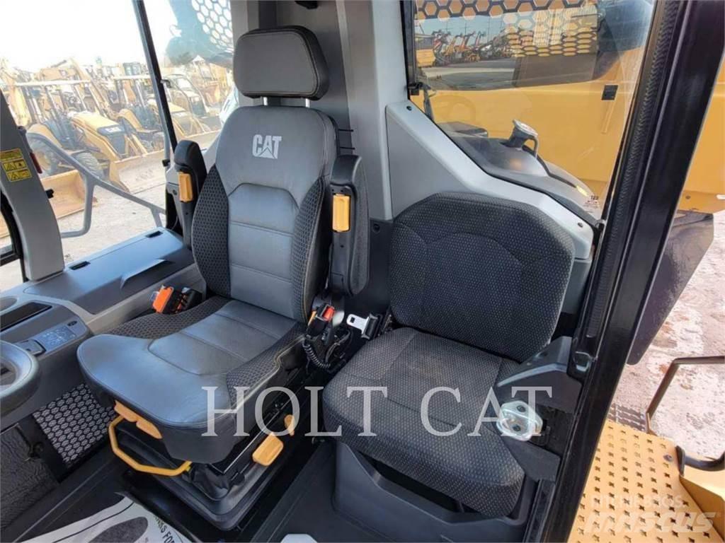 CAT 745 Zglobni damperi