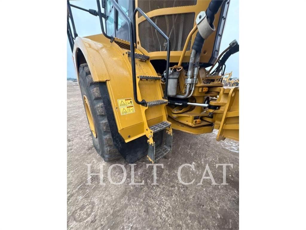 CAT 745 Zglobni damperi