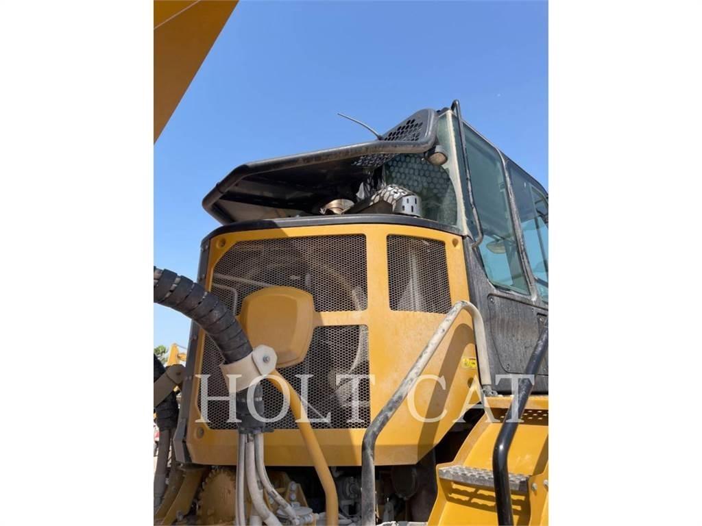 CAT 745 Zglobni damperi