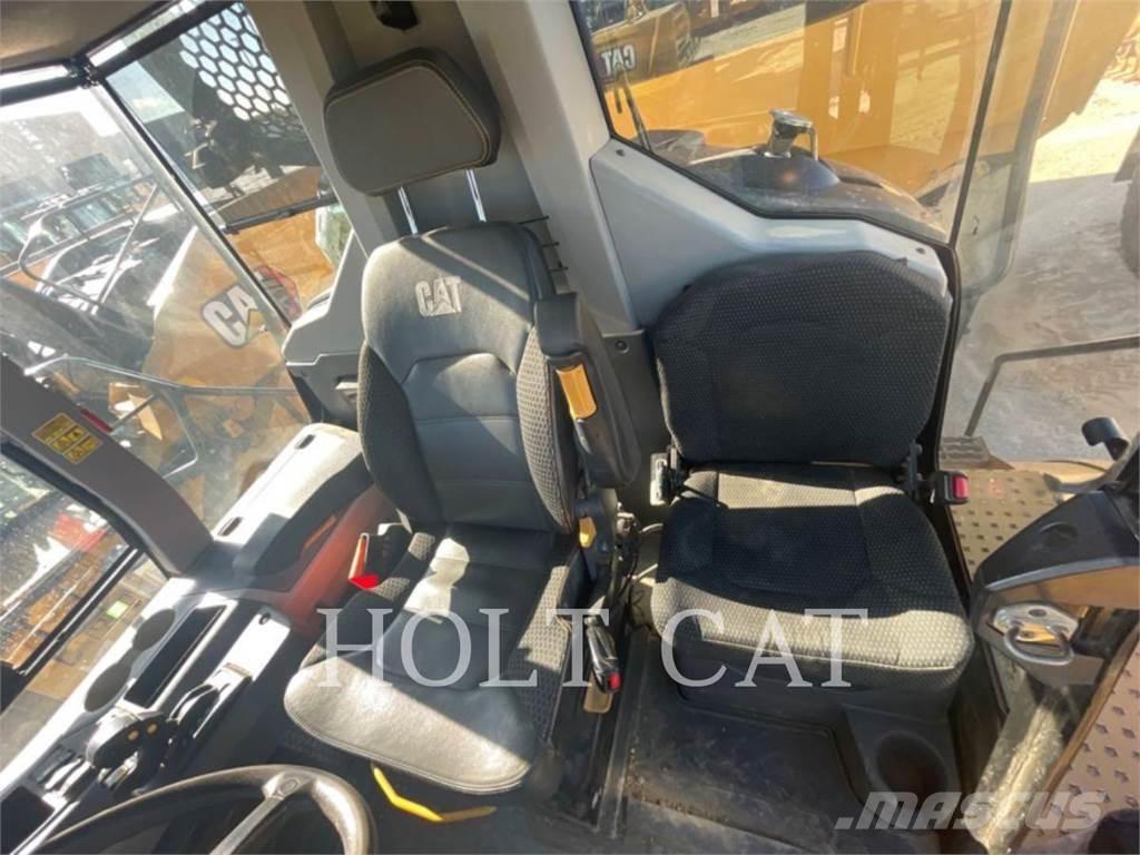 CAT 745 Zglobni damperi