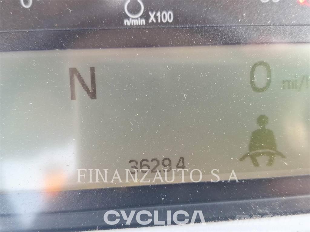 CAT 745 Zglobni damperi