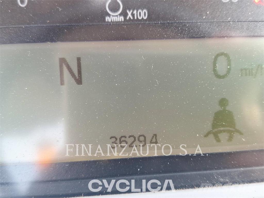 CAT 745 Zglobni damperi