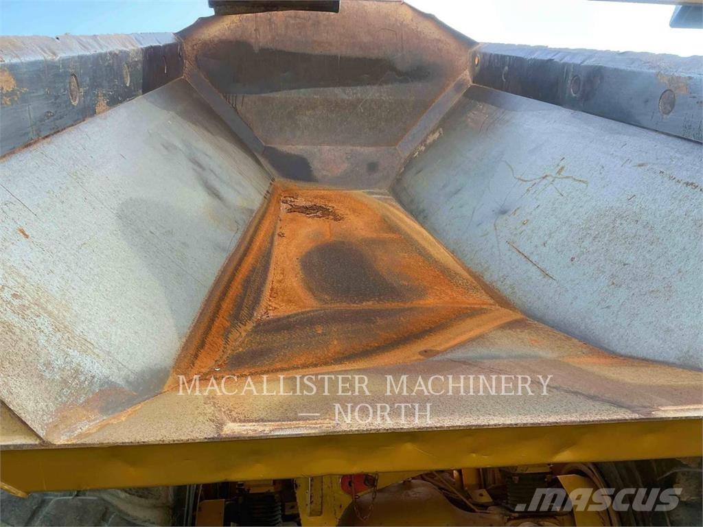 CAT 745 T Zglobni damperi