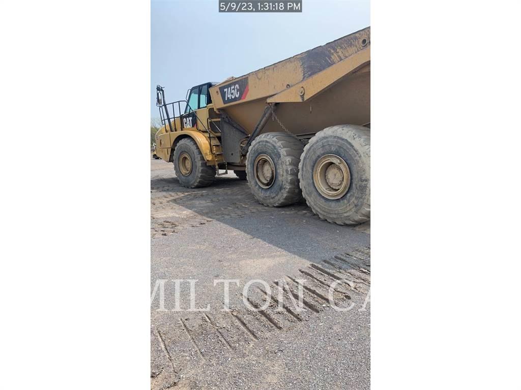 CAT 745C Zglobni damperi