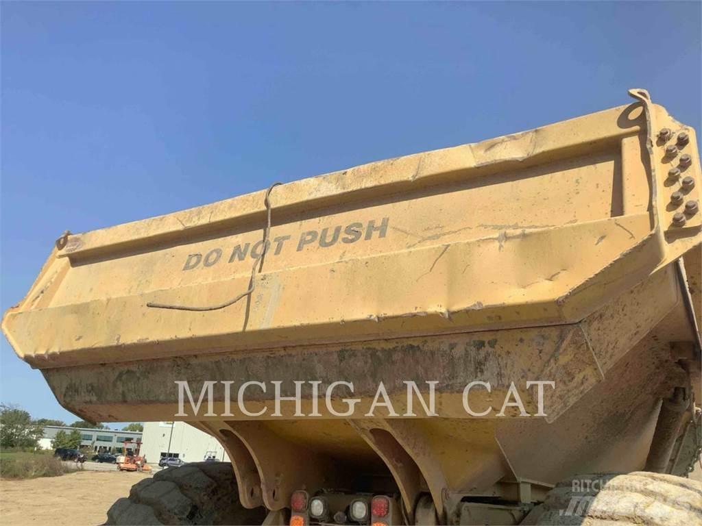 CAT 745C Zglobni damperi