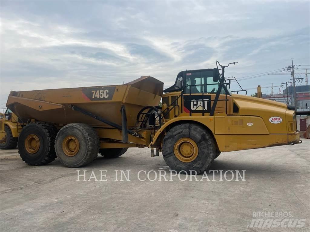 CAT 745C Zglobni damperi