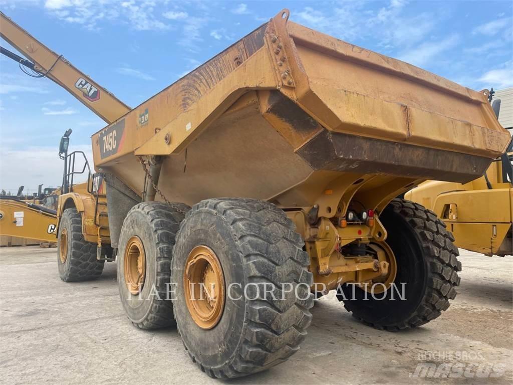 CAT 745C Zglobni damperi