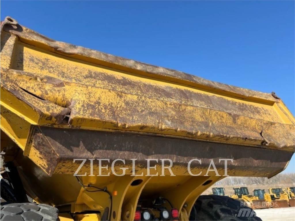 CAT 745C Zglobni damperi