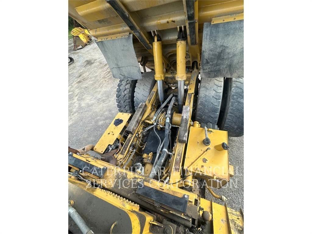 CAT 772G Zglobni damperi