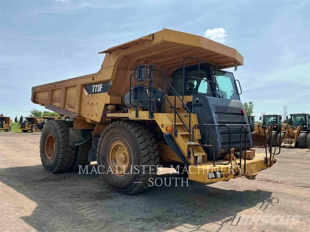 CAT 773F Zglobni damperi