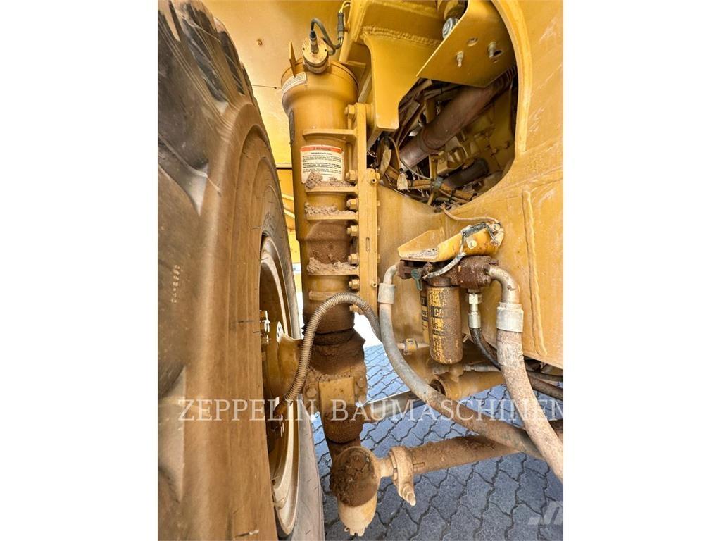 CAT 775E Zglobni damperi