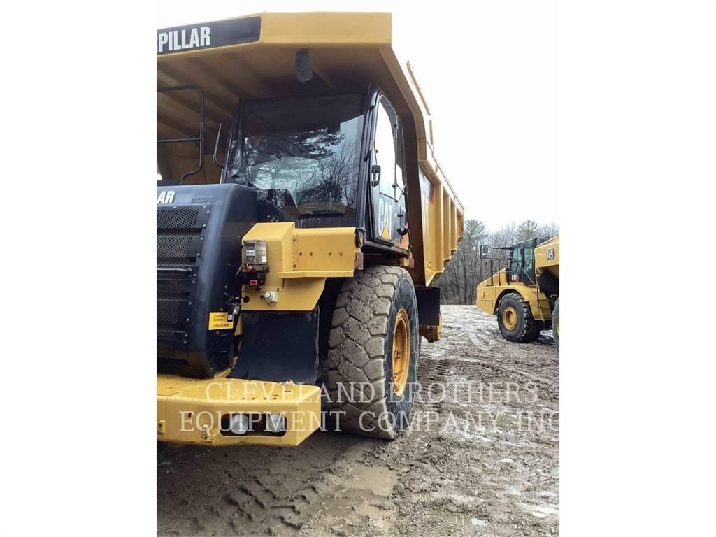 CAT 775F Zglobni damperi