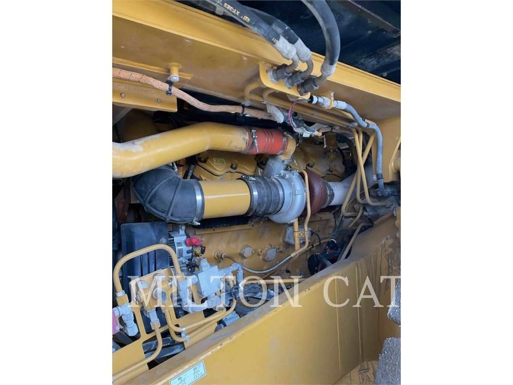 CAT 775F Zglobni damperi