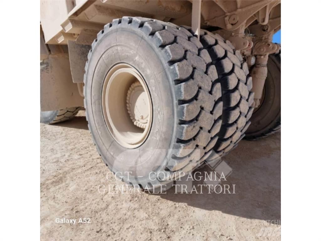 CAT 775F Zglobni damperi