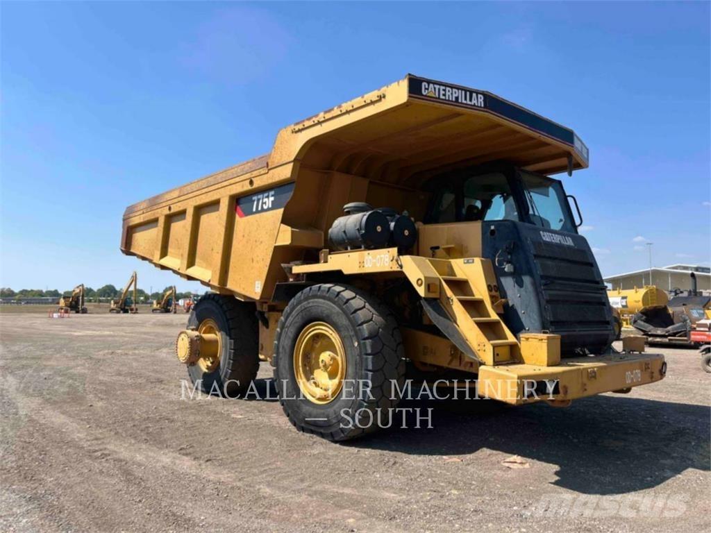 CAT 775F Zglobni damperi