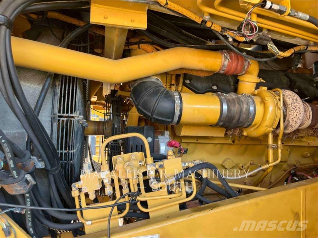 CAT 775F Zglobni damperi