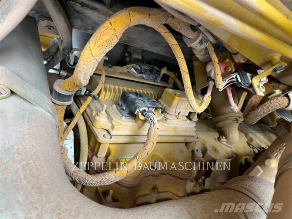 CAT 775G Zglobni damperi