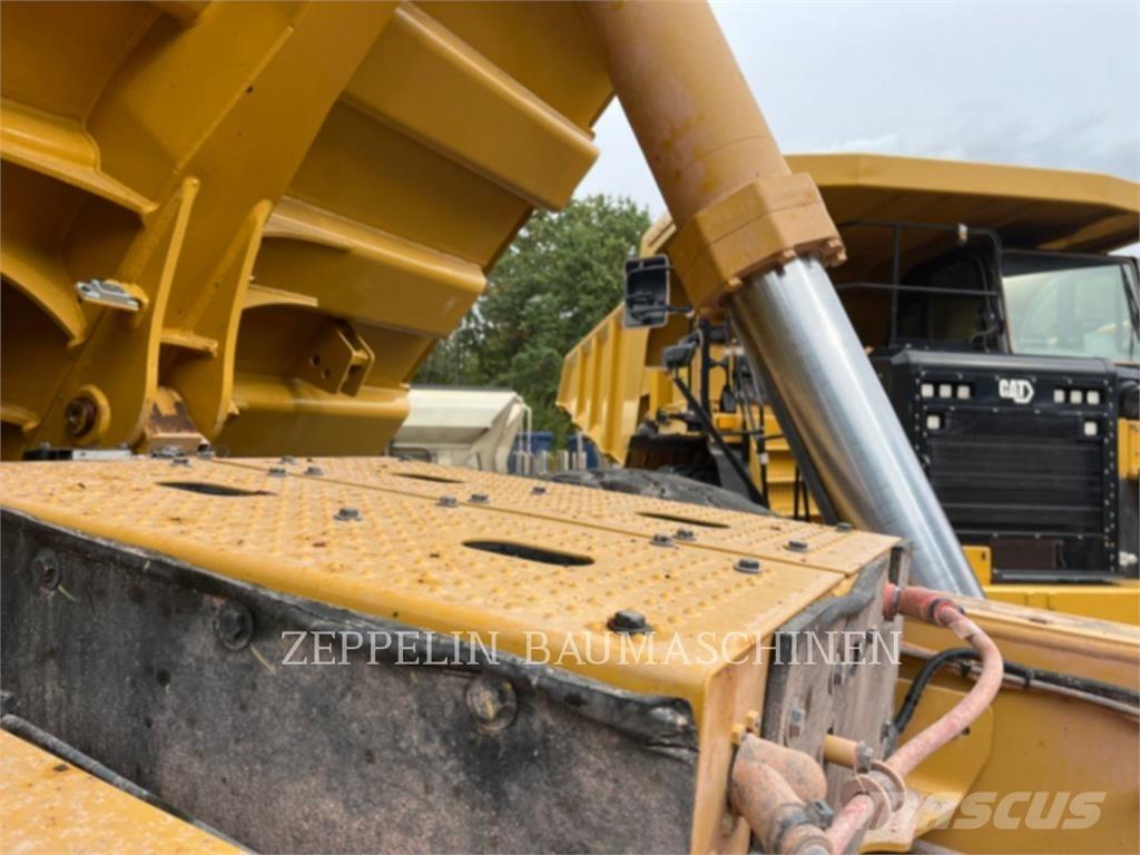 CAT 775G Zglobni damperi