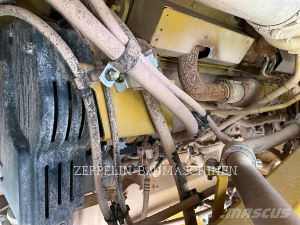 CAT 775G Zglobni damperi