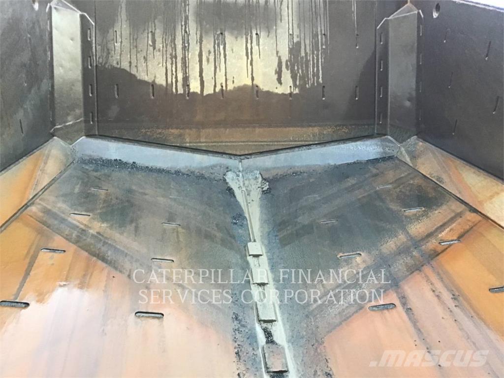 CAT 775G Zglobni damperi