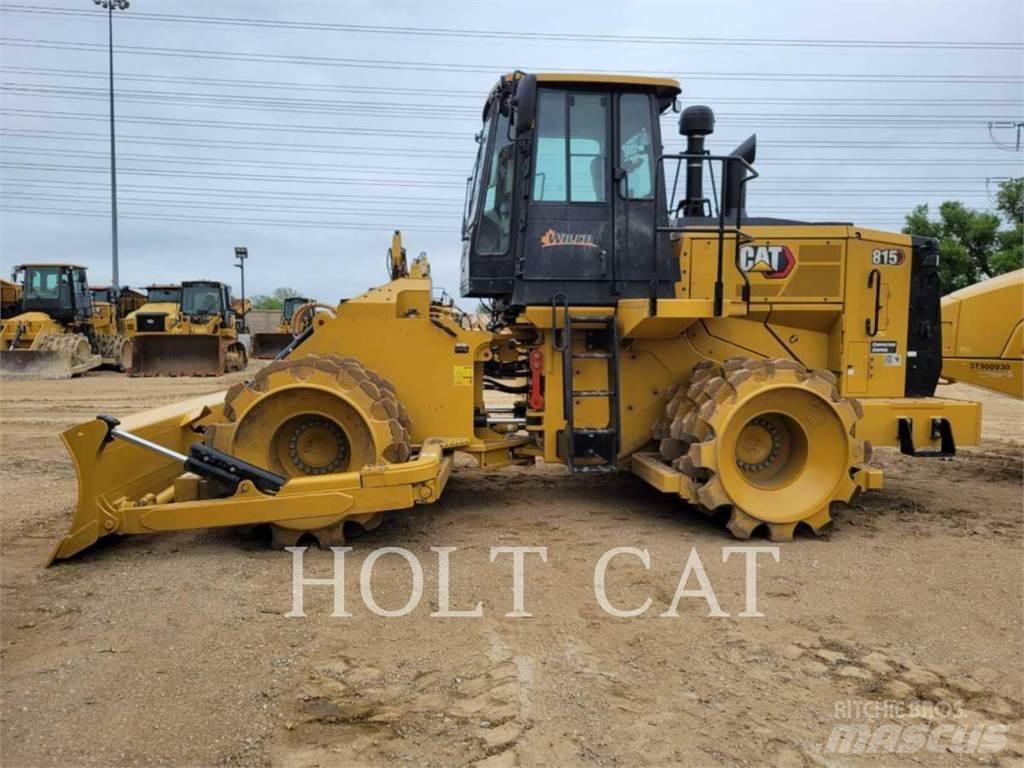 CAT 815 Nabijači zemlje