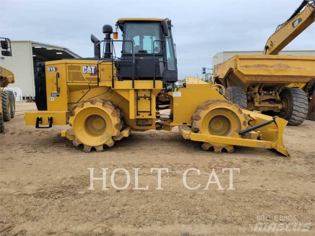 CAT 815 Nabijači zemlje