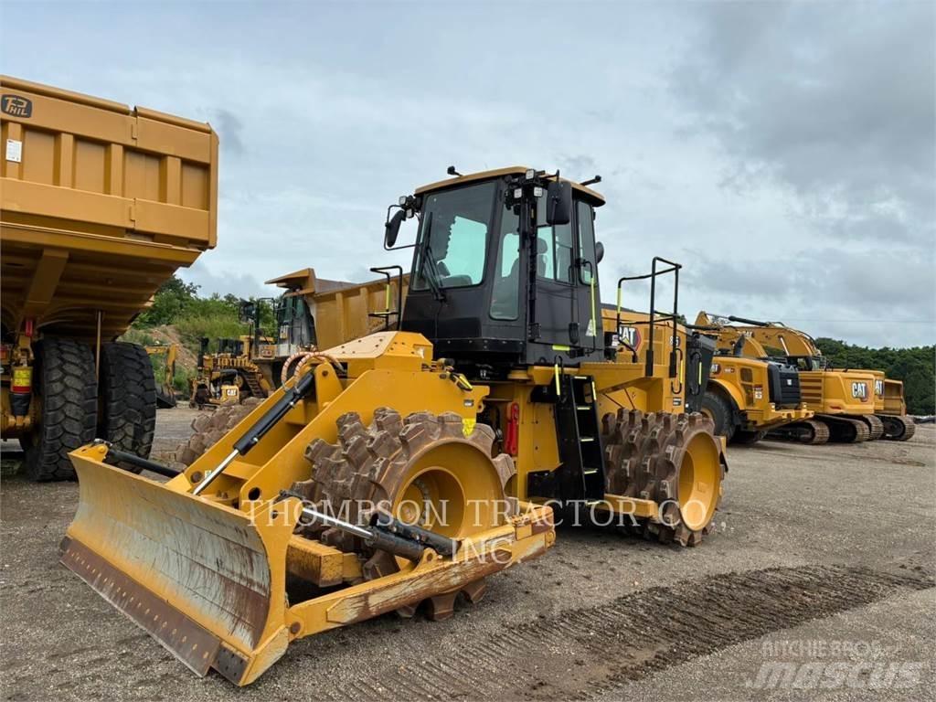 CAT 815 Nabijači zemlje