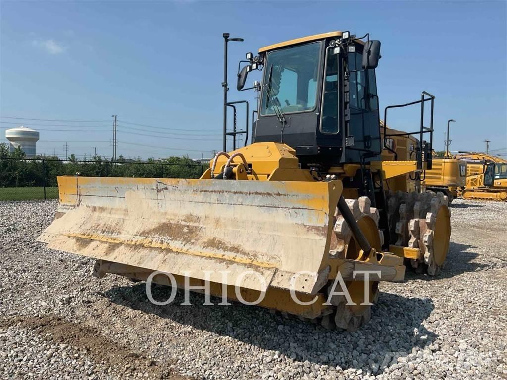 CAT 815 Nabijači zemlje