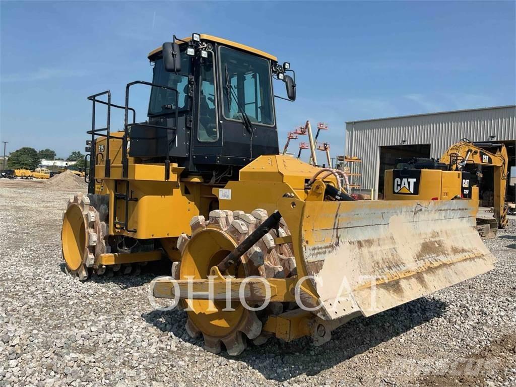 CAT 815 Nabijači zemlje