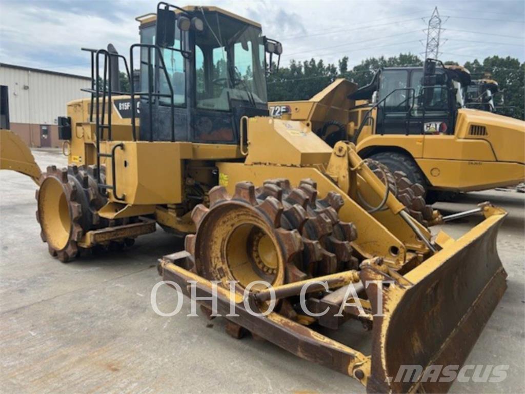 CAT 815F2 Buldožeri na točkovima