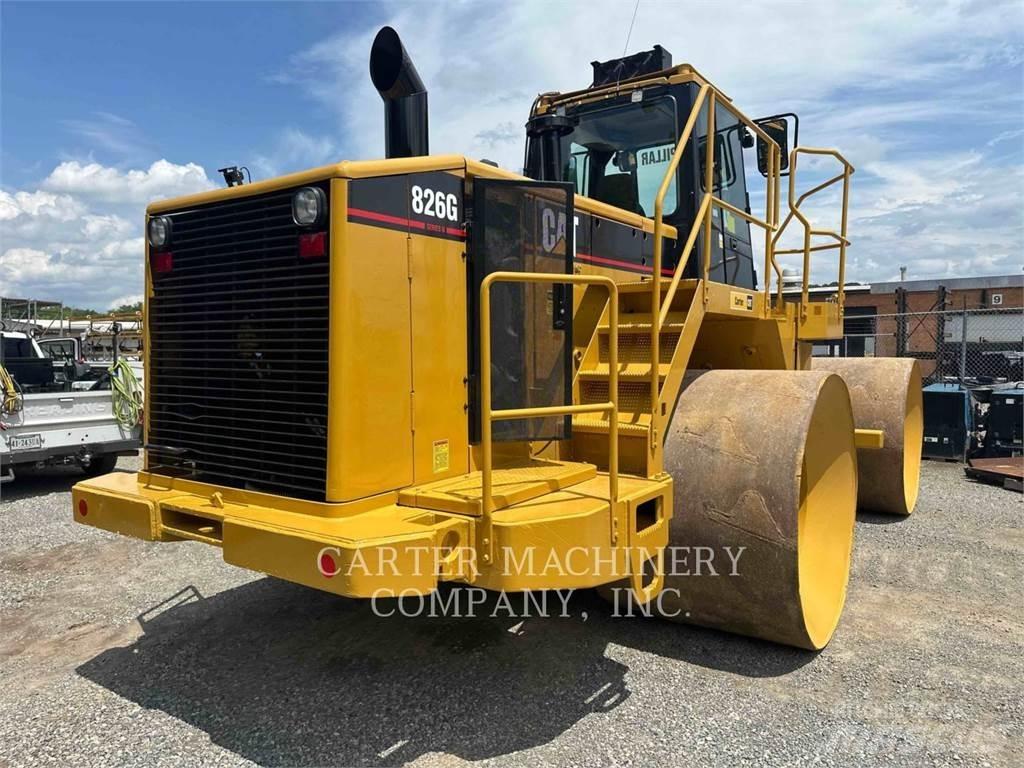 CAT 826G Nabijači zemlje