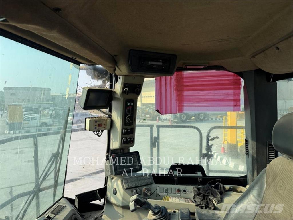 CAT 834K Buldožeri na točkovima