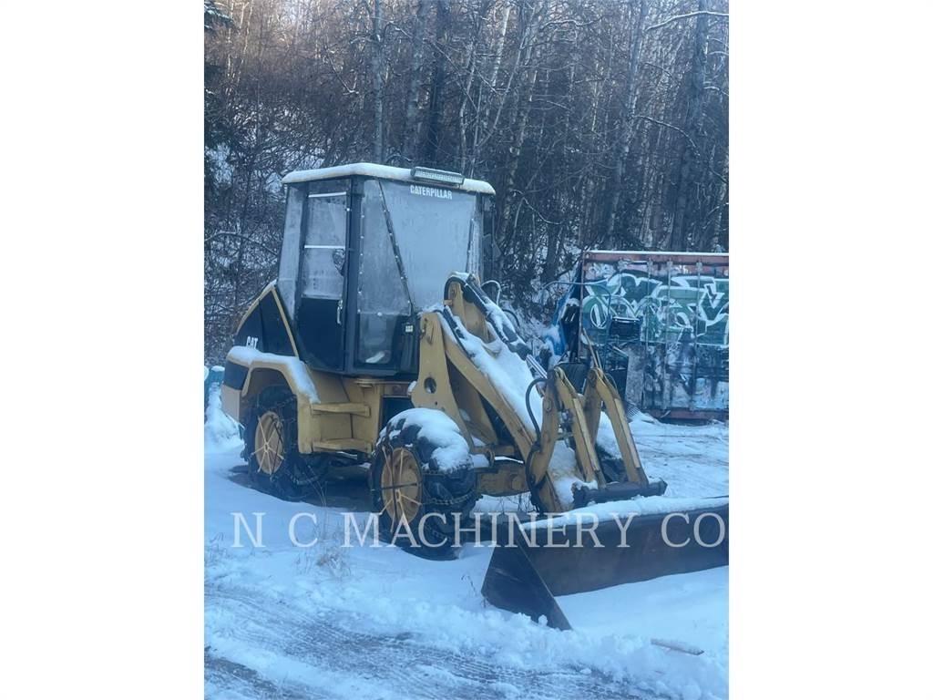 CAT 902 Utovarivači na točkove